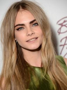   (Cara Delevigne)
