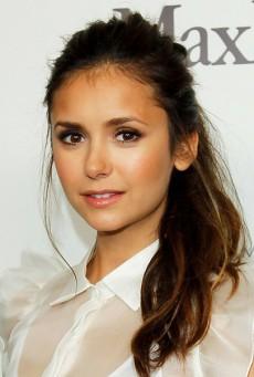   (Nina Dobrev)