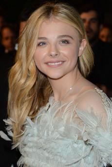   (Chloe Moretz)