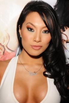  (Asa Akira)