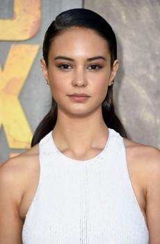   (Courtney Eaton)