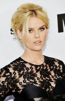   (Alice Eve)