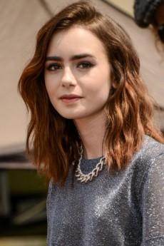   (Lily Collins)