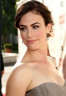   (Maggie Siff)